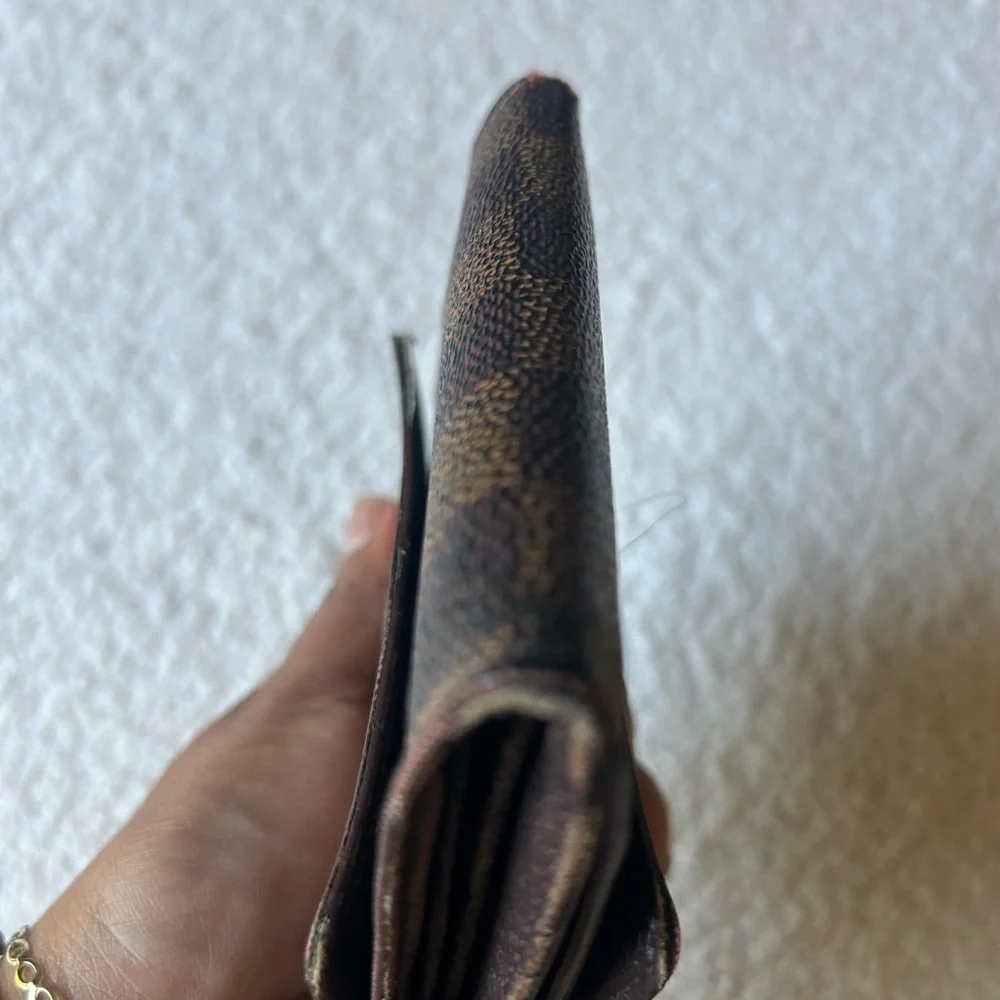 LV wallet - Picture 10 of 15